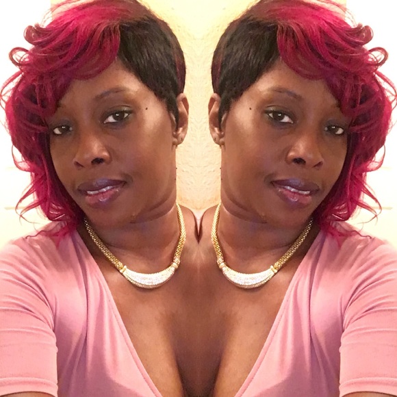 Meet your Posher, Theresa....🔥🔥Taking Offers🔥🔥 - Picture 4 of 4